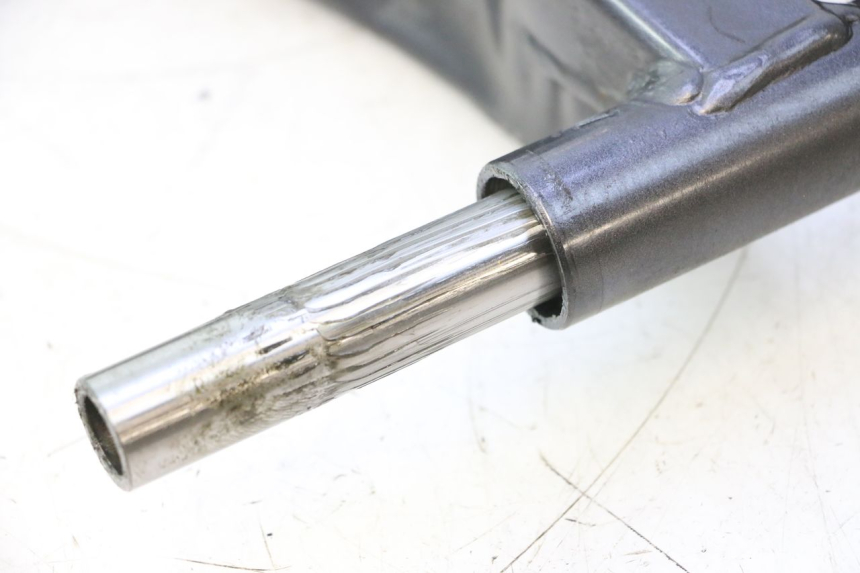 photo de SCHWINGE HONDA XLV VARADERO 125 (2007 - 2012) - Detailansicht des Bauteils