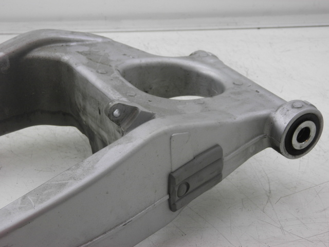 photo de SCHWINGE YAMAHA FJR 1300 (2004 - 2005) - Zoom auf Komponenten