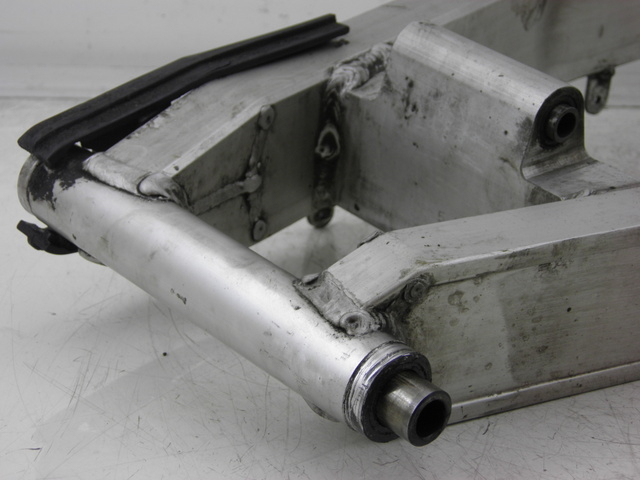 photo de SCHWINGE YAMAHA FZS FAZER 600 (1998 - 2001) - Geprüftes Gebrauchtteil