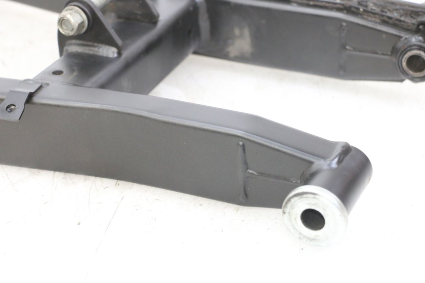 photo de SCHWINGE YAMAHA XJ6 ABS 600 (2008 - 2016) - Details der Befestigungspunkte