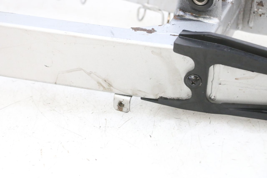 photo de SCHWINGE KAWASAKI ZR 7 750 (1999 - 2004) - Hochauflösende Nahaufnahme