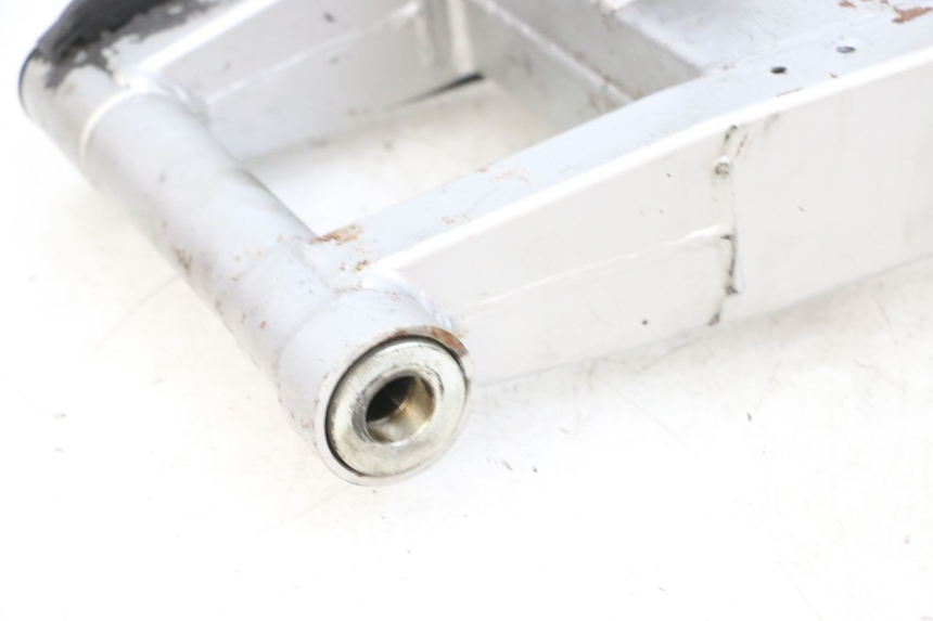 photo de SCHWINGE KAWASAKI ZR 7 750 (1999 - 2004) - Alternativer Blickwinkel