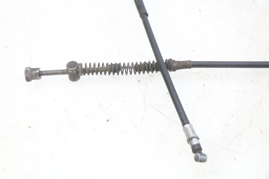 photo de HINTEN BREMSKABEL PEUGEOT KISBEE 4T 50 (2010 - 2017) - Zoom auf Gebrauchszustand