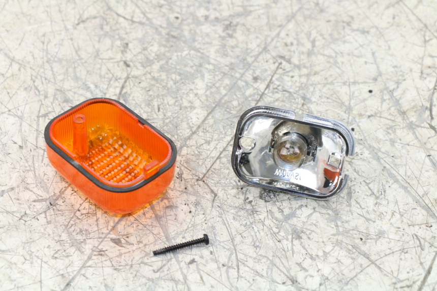 photo de HINTEN RECHTS BLINKERGLÄSER YAMAHA BW'S BWS 125 (2010 - 2013) - Zoom auf Gebrauchszustand