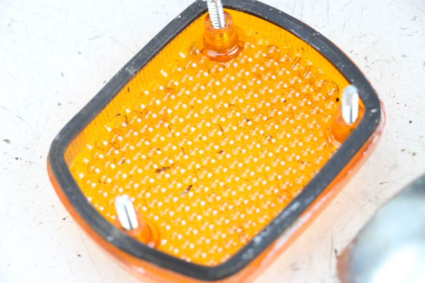 photo de RÜCKLICHTBLINKERGLAS LINKS HINTEN HONDA CA REBEL 125 (1995 - 2001) - Zoom auf Gebrauchszustand