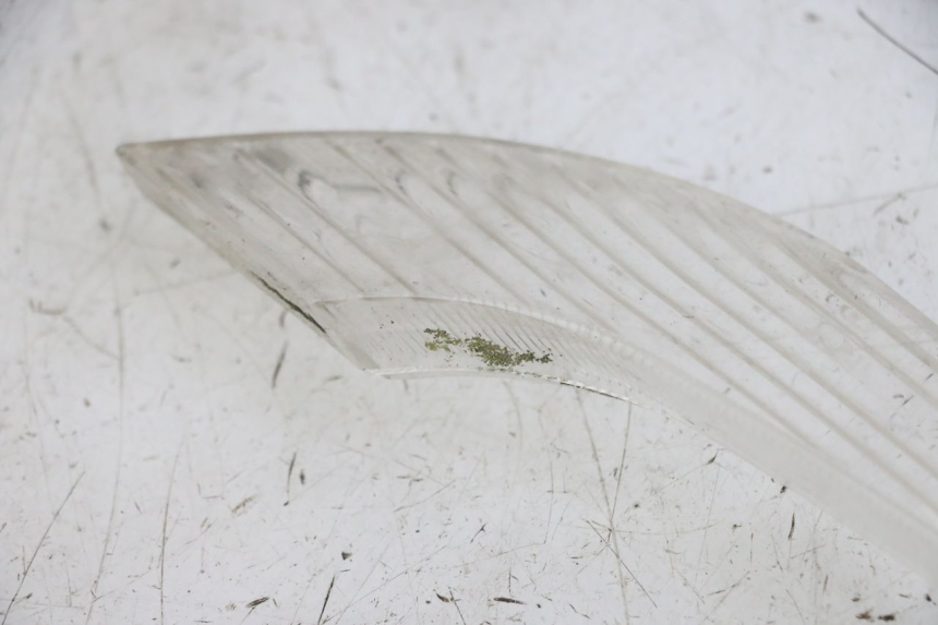 photo de VORNE RECHTS BLINKERGLÄSER PEUGEOT VIVACITY NEW 2T 50 (2008 - 2017) - Details der Befestigungspunkte