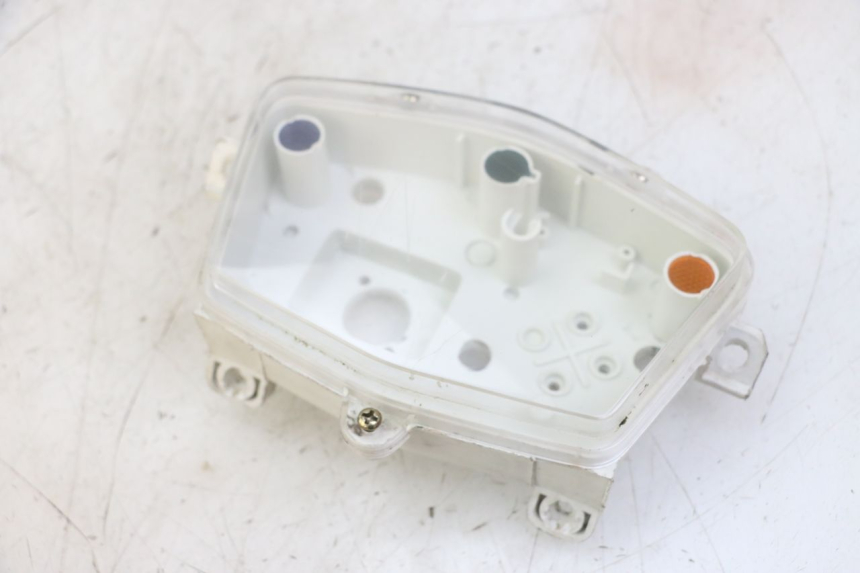 photo de TACHOMETERABDECKUNG PEUGEOT KISBEE 4T 50 (2018 - 2022) - Details der Befestigungspunkte