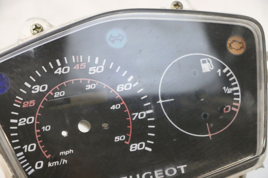 photo de TACHOMETERABDECKUNG PEUGEOT KISBEE 4T 50 (2018 - 2022) - Charakteristische Merkmale