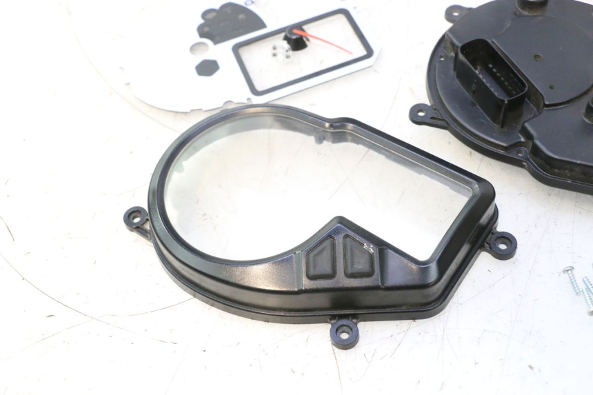 photo de TACHOMETER GLAS PIAGGIO NRG POWER PUREJET 50 (2018 - 2021) - Weitere Ansicht des Artikels