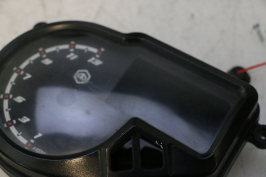 photo de TACHOMETER GLAS PIAGGIO NRG POWER PUREJET 50 (2018 - 2021) - Zoom auf Gebrauchszustand