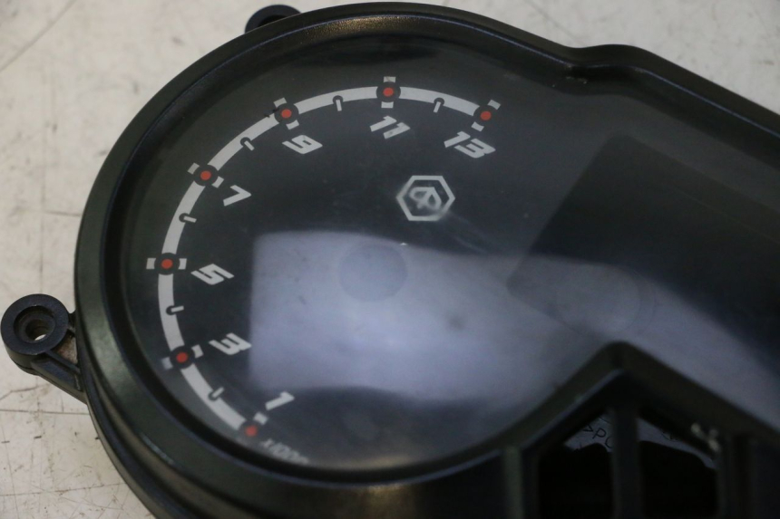 photo de TACHOMETER GLAS PIAGGIO NRG POWER PUREJET 50 (2018 - 2021) - Alternative Perspektive