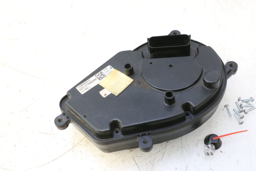 photo de TACHOMETER GLAS PIAGGIO NRG POWER PUREJET 50 (2018 - 2021) - Oberflächenzustand und Material
