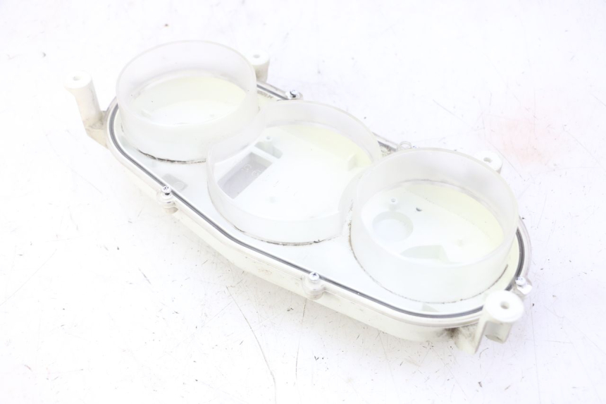 photo de TACHOMETER GLAS PEUGEOT SATELIS 250 (2006 - 2012) - Details der Befestigungspunkte