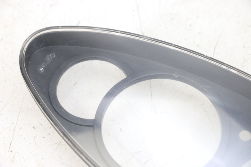 photo de TACHOGLAS PIAGGIO X9 125 (2000 - 2003) - Oberflächenzustand und Material