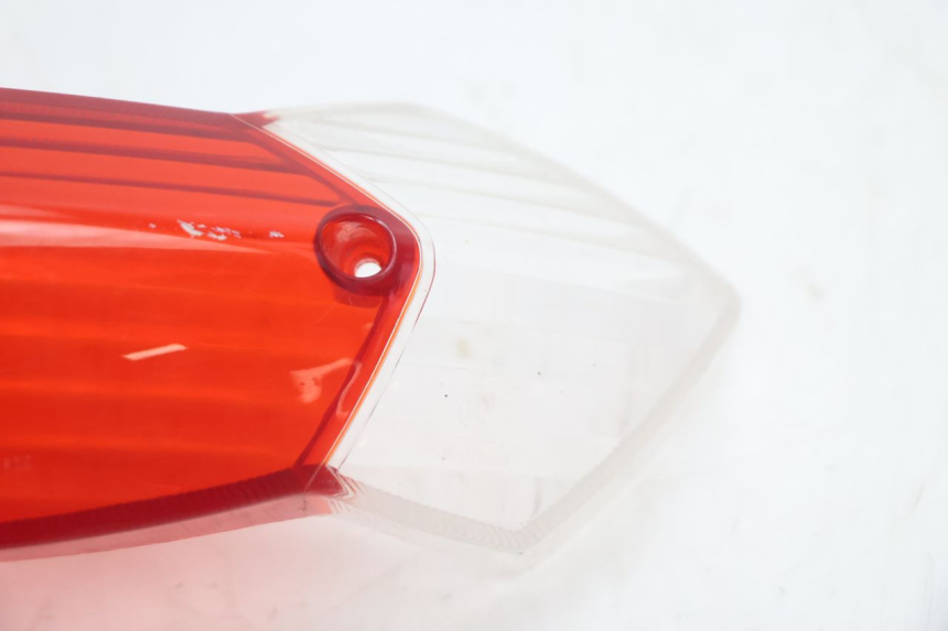 photo de RÜCKLICHT GLAS PEUGEOT KISBEE 4T 50 (2010 - 2017) - Details der Befestigungspunkte
