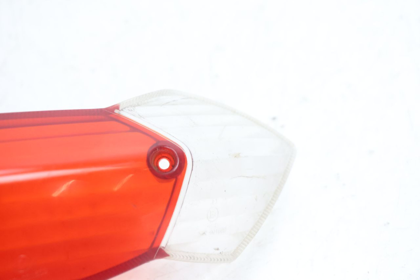 photo de RÜCKLICHT GLAS PEUGEOT KISBEE 4T 50 (2010 - 2017) - Zoom auf Gebrauchszustand