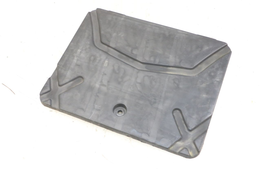 photo de BATTERIEABDECKUNG KYMCO AGILITY 4T 50 (2018 - 2022) - Zoom auf Gebrauchszustand