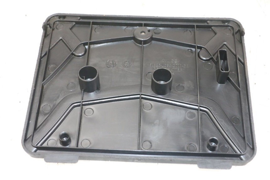 photo de BATTERIEABDECKUNG KYMCO AGILITY 4T 50 (2018 - 2022) - Detailansicht des Bauteils