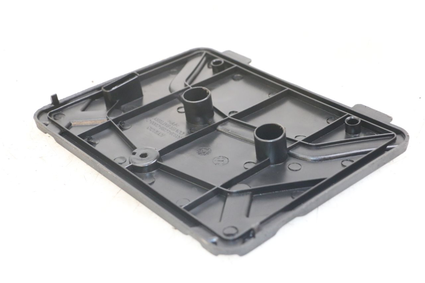 photo de BATTERIEABDECKUNG KYMCO AGILITY 4T 50 (2018 - 2022) - Zoom auf Gebrauchszustand