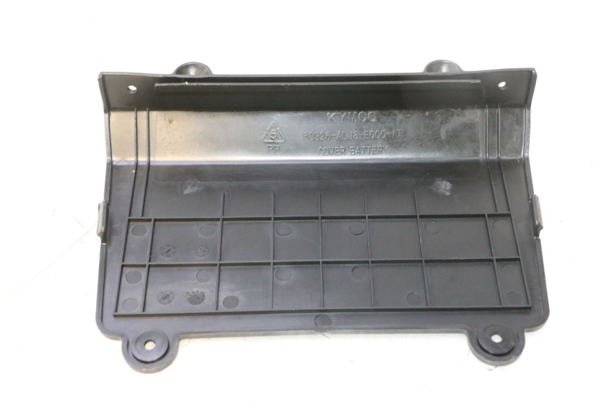 photo de BATTERIEABDECKUNG KYMCO AGILITY CITY 16P 125 (2015 - 2024) - Alternative Perspektive
