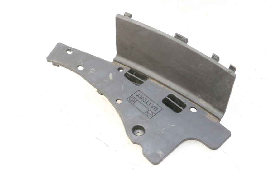 photo de BATTERIEABDECKUNG SUZUKI BURGMAN 125 (2007 - 2014) - Hauptansicht