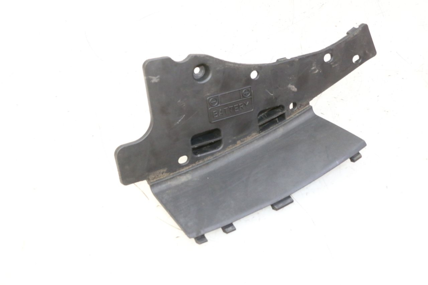 photo de BATTERIEABDECKUNG SUZUKI BURGMAN 125 (2007 - 2014) - Alternative Perspektive