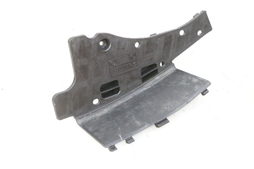 photo de BATTERIEABDECKUNG SUZUKI BURGMAN 125 (2007 - 2014) - Hauptansicht