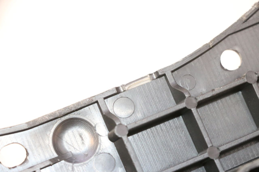 photo de BATTERIEABDECKUNG SUZUKI BURGMAN 125 (2007 - 2014) - Detailansicht des Bauteils