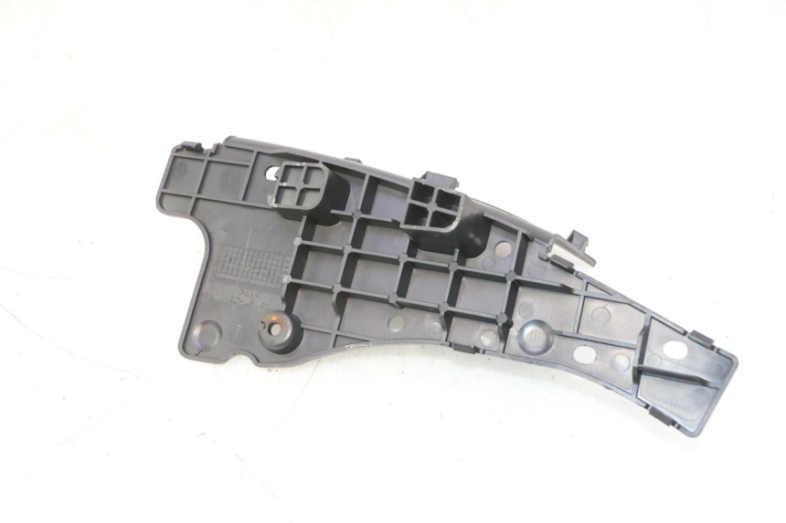 photo de BATTERIEABDECKUNG SUZUKI BURGMAN 125 (2007 - 2014) - Detailansicht des Bauteils