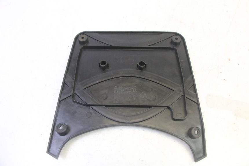 photo de BATTERIEABDECKUNG SYM CROX 4T 50 (2016 - 2023) - Alternative Perspektive