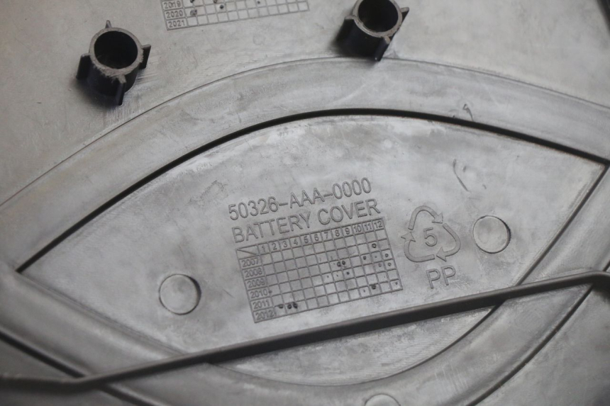 photo de BATTERIEABDECKUNG SYM CROX 4T 50 (2016 - 2023) - Technische Nahaufnahme