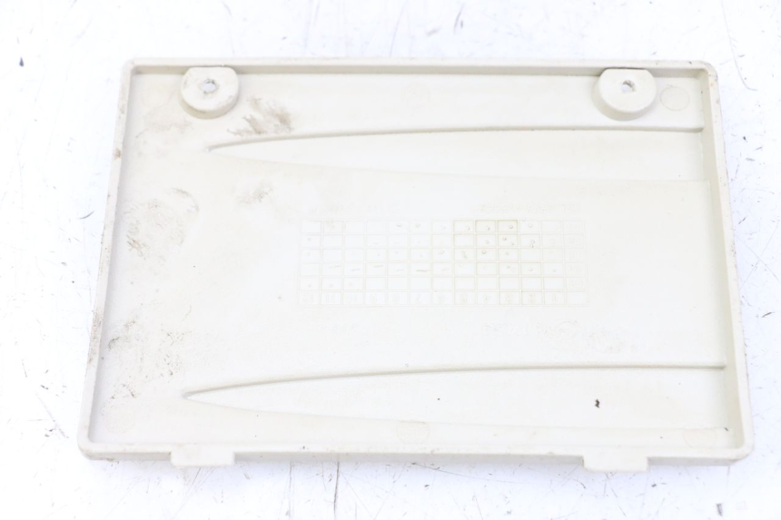 photo de BATTERIEABDECKUNG EUROCKA RETRO 50 (2007 - 2014) - Zoom auf Gebrauchszustand