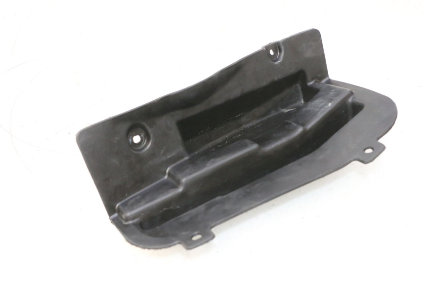 photo de BATTERIEABDECKUNG HONDA FES PANTHEON 125 (2003 - 2007) - Alternative Perspektive