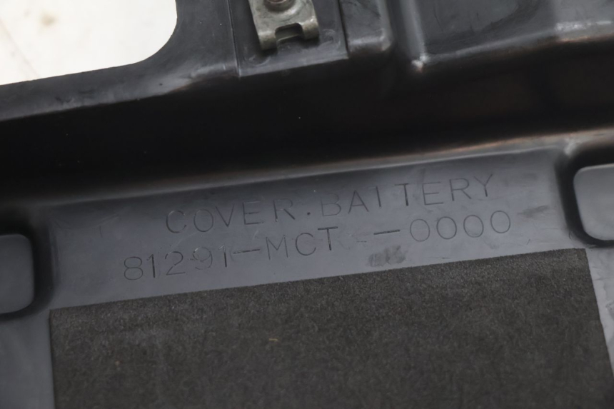 photo de BATTERIEABDECKUNG HONDA FJS SILVER WING SILVERWING 400 (2005 - 2008) - Technische Nahaufnahme