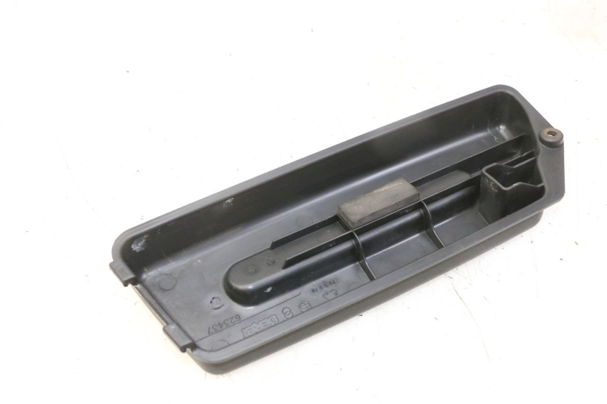 photo de BATTERIEABDECKUNG PIAGGIO FLY 2T 50 (2004 - 2017) - Alternative Perspektive