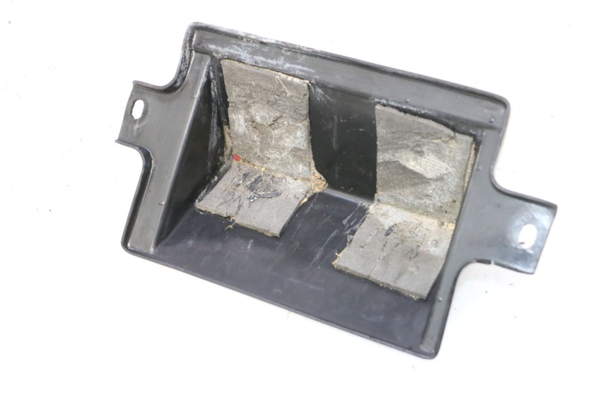 photo de BATTERIEABDECKUNG SUZUKI GSF N BANDIT 1200 (2001 - 2005) - Zoom auf Gebrauchszustand