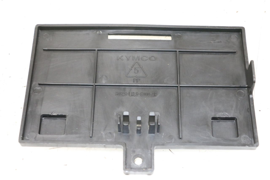 photo de BATTERIEABDECKUNG KYMCO K-PW K-PIPE 50 (2012 - 2017) - Detailansicht des Bauteils