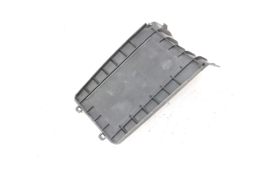 photo de BATTERIEABDECKUNG PEUGEOT KISBEE 2T 50 (2010 - 2017) - Zoom auf Gebrauchszustand