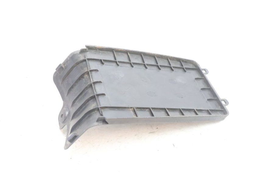 photo de BATTERIEABDECKUNG PEUGEOT KISBEE 2T 50 (2010 - 2017) - Details der Befestigungspunkte