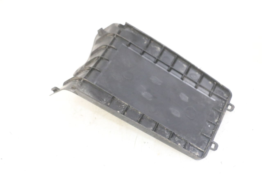 photo de BATTERIEABDECKUNG PEUGEOT KISBEE 4T 50 (2018 - 2022) - Detailansicht des Bauteils