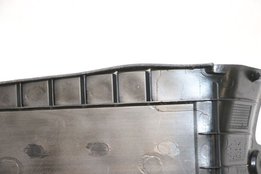 photo de BATTERIEABDECKUNG PEUGEOT KISBEE 4T 50 (2023 - 2026) - Alternative Perspektive