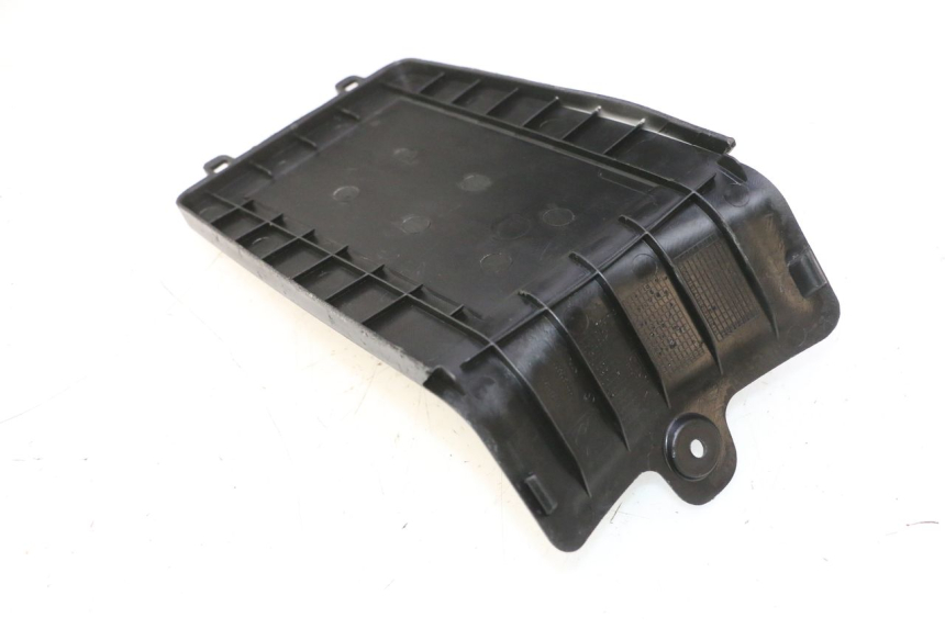 photo de BATTERIEABDECKUNG PEUGEOT KISBEE 4T 50 (2023 - 2026) - Technische Nahaufnahme