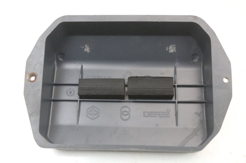 photo de BATTERIEABDECKUNG PIAGGIO LIBERTY 4T 50 (2004 - 2008) - Zoom auf Gebrauchszustand
