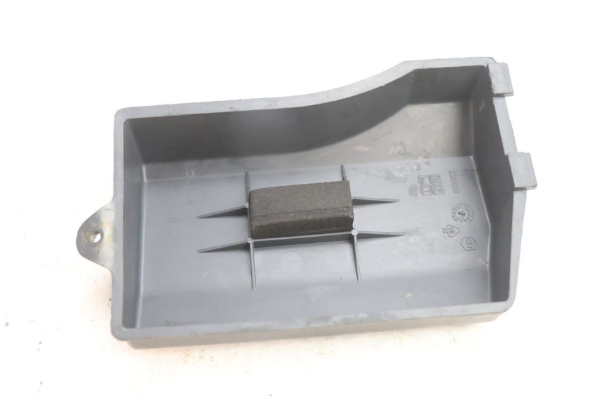 photo de BATTERIEABDECKUNG PIAGGIO LIBERTY 125 (1998 - 2008) - Alternative Perspektive