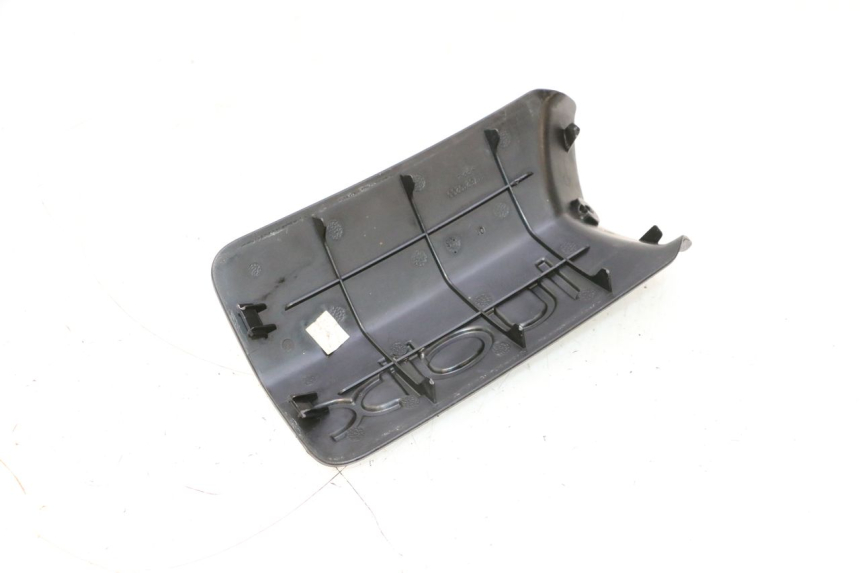 photo de BATTERIEABDECKUNG PEUGEOT LUDIX 50 (2008 - 2017) - Zoom auf Gebrauchszustand