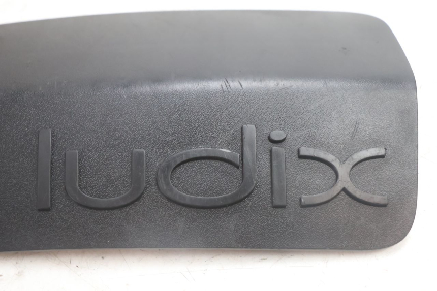 photo de BATTERIEABDECKUNG PEUGEOT LUDIX 50 (2005 - 2007) - Detailansicht des Bauteils