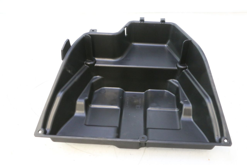 photo de BATTERIEABDECKUNG PIAGGIO MP3 HPE 530 (2022 - 2026) - Zoom auf Gebrauchszustand