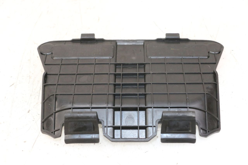photo de BATTERIEABDECKUNG HONDA PCX (JF57/JF64) 125 (2014 - 2018) - Zoom auf Gebrauchszustand