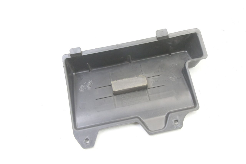 photo de BATTERIEABDECKUNG PIAGGIO ZIP 4T 50 (2018 - 2020) - Zoom auf Gebrauchszustand