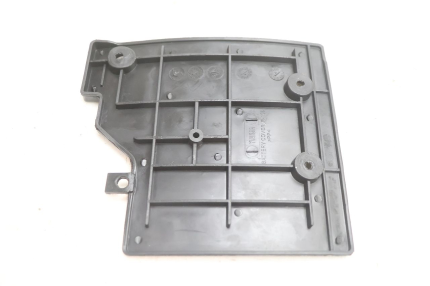 photo de BATTERIEABDECKUNG TNT MOTOR ROMA 10' 2T 50 (2011 - 2018) - Alternative Perspektive